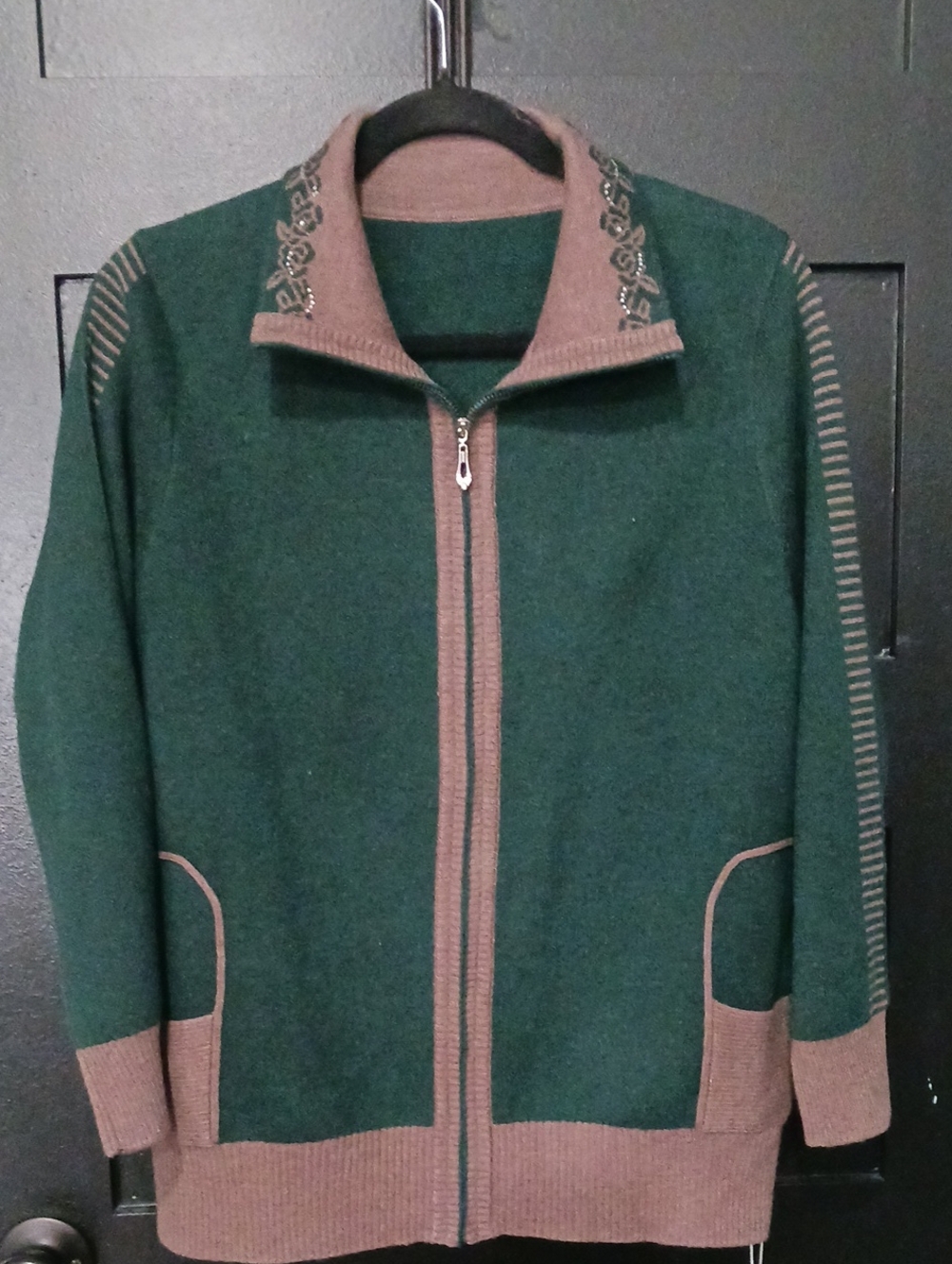 Men's Green Zip-Up Knit Jacket with Tan Trim